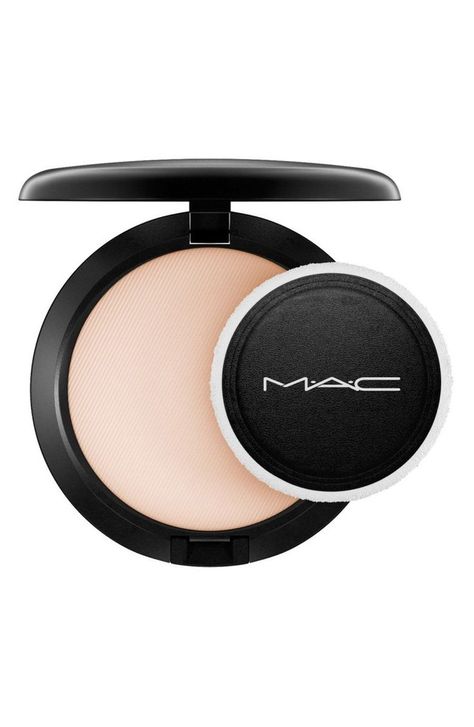 MAC Blot Powder - Medium - 11g/0.38oz Mac Makeup Looks, Minimal Color, Dark Makeup, Makeup Bronzer, Eye Concealer, Finishing Powder, It Cosmetics, Mac Makeup, Contour Makeup