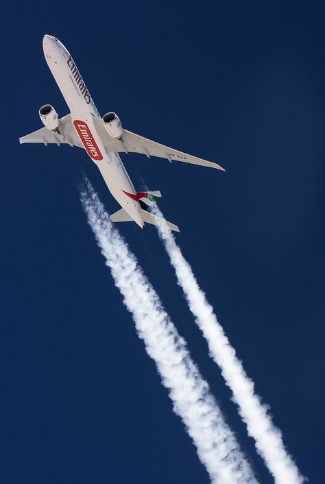 Boeing 777 Aviation Wallpaper, Airplane Drone, Flying Plane, Jet Privé, 777 300er, Commercial Plane, Airplane Wallpaper, Emirates Airline, Airplane Photography