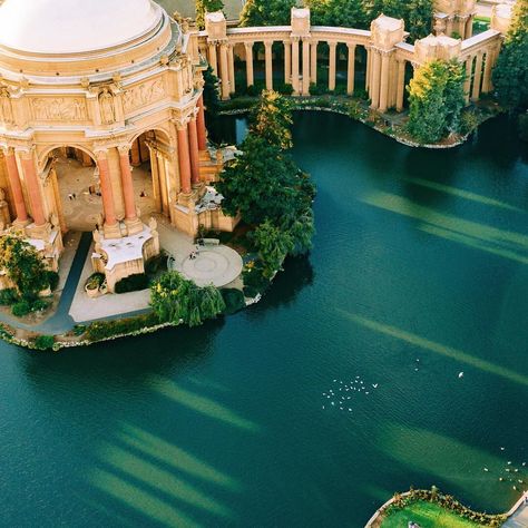 Palace of Fine Arts San Francisco Travel Guide, Palace Of Fine Arts, Mosque Architecture, Around The World In 80 Days, San Francisco Travel, Fantasy Novel, San Fran, Luxury Life, Fine Arts