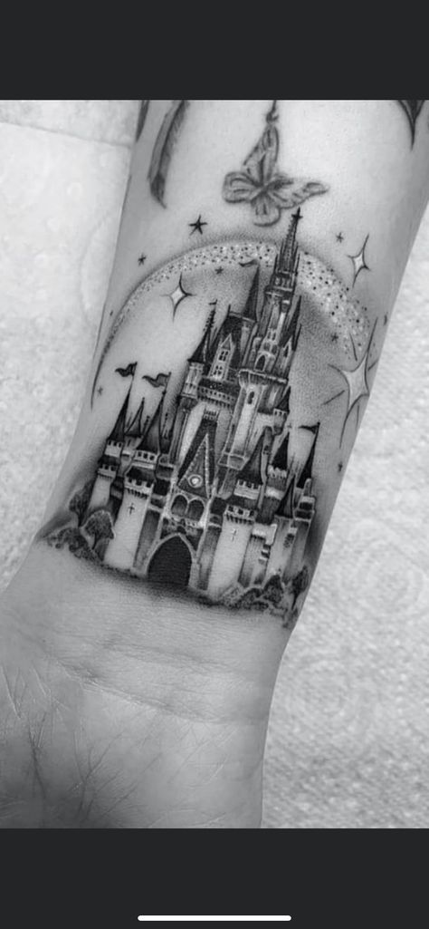 Magic Kingdom Castle Tattoo, Disney Parks Tattoo, Disney Half Sleeve Tattoo, Cinderella Castle Tattoo, Disneyland Castle Tattoo, Disney World Tattoo, Simple Disney Tattoos, Paris Tattoos, Tattoo Castle