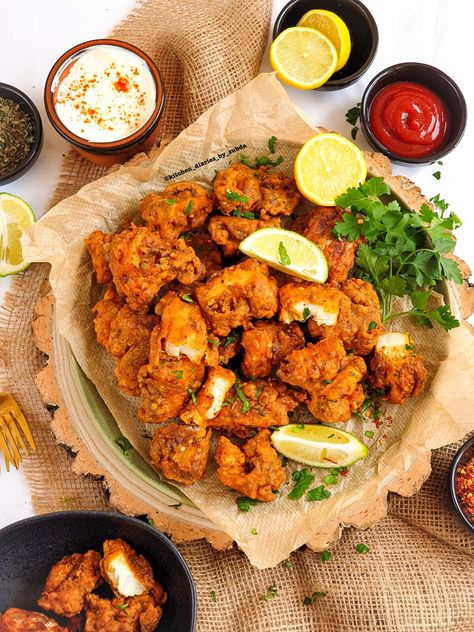 Fish Pakora Indian Recipe, Pakora Recipe Indian, Fish Pakora Recipe, Fish Pakora, Tempura Fish, Pakora Recipe, Making Fried Chicken, Food Fusion, Pakora Recipes