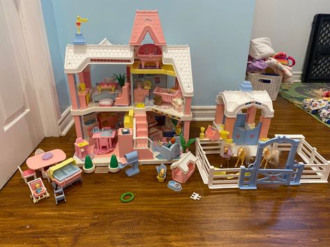 Fisher Price Doll House, Playskool Dollhouse, Auntie Life, Childhood Aesthetic, Barbie Playsets, Y2k Nostalgia, Feeling Nostalgic, 90s Toys, Toy House