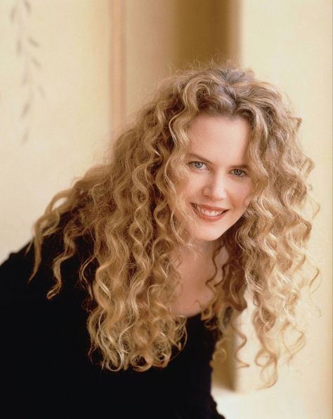 Glamorous Wedding Hair, Shaggy Long Hair, Celebrity Photography, Hairdos For Curly Hair, Fashion And Beauty Tips, Actrices Hollywood, Nicole Kidman, Mode Vintage, Hair Day