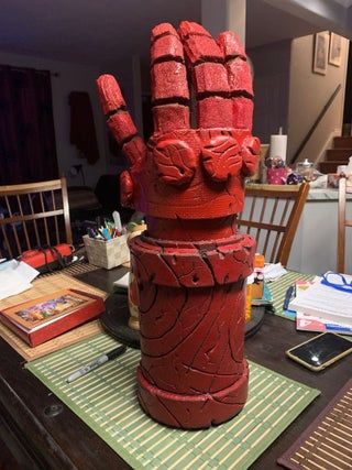 Hellboy Costume, Gargoyle Costume, Hero Drawing, Mommy Halloween, Hell Boy, 2022 Goals, Geek Diy, Red Spray Paint, Small Restaurants