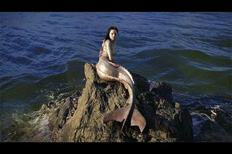 Siren Gif, Siren Ryn, Aquatic Aesthetic, Mermaid Gif, Sirens Tv, Sea Town, Professional Mermaid, Mermaid Names, Dark Portrait