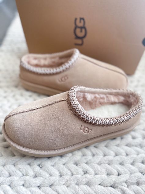 UGG Tasman Slipper Driftwood Ugg Tasman, Ugg Slip On, Tasman Uggs Driftwood, Driftwood Uggs, Alaska Clothes, Ugg Tasman Slippers Outfit, Ugg Slippers Outfit, Tasman Uggs, Uggs Tasman