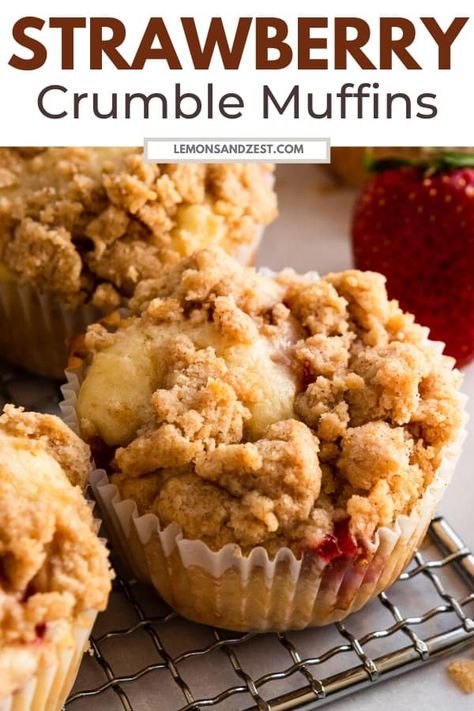 Enjoy strawberry season with these freshly baked Strawberry Crumble Muffins. Buttery crumble on top of muffins bursting with fresh strawberries. This simple recipe is perfect for breakfast or a nice snack! #muffins #baking #muffinrecipe #crumble #strawberrycrumblemuffins #muffin Strawberry Crumble Muffins, Muffin Crumble, Strawberry Streusel Muffins, Snack Muffins, Muffins With Crumble Topping, Crumble Muffins, Strawberry Crumble, Strawberry Pop Tart, Berry Crumble