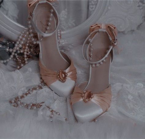 Princess Aesthetic Shoes, Violet Baudelaire, Royal Core, Victorian Aesthetic, Bohemian Inspiration, Blue Aesthetic Pastel, Old Shoes, Princess Shoes, Enola Holmes