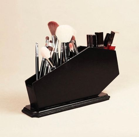 Coffin Vanity, Vampire Decor, Coffin Decor, Brush Holder Makeup, Gothic Bathroom, Makeup Brush Organizer, Desk Organization Diy, Brush Organizer, Brush Holders