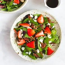 Strawberry Candied Pecan Salad, Candied Pecan Salad, Candied Pecan, Potato Donuts, Mixed Green Salad, Lemon Tart Recipe, Green Salad Recipes, Salad Mixed Greens, Pecan Salad