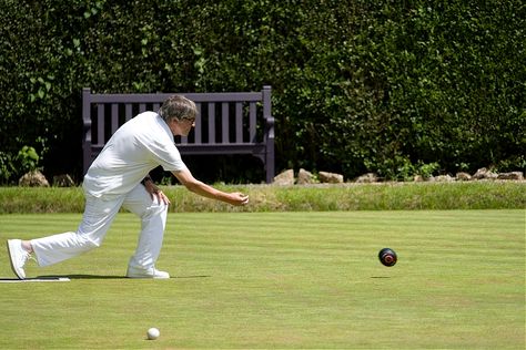 Phil's perfect delivery Lawn Bowls, Village Green, Hampstead Heath, Music System, Bowling Green, Social Activities, Free Cars, North London, English Countryside