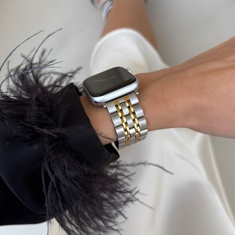 Silver Gold Apple Watch Band, iWatch strap 46mm 45mm 44mm 42mm 41mm 40mm 38mm 49mm, Luxury Women Metal Bracelet, Apple Watch 9 armband gift by lushbands on Etsy Apple Watch Bands Silver, Apple Watch Straps Women, Gold Apple Watch Band, Watch Bracelets, Apple Watch Bracelets, Apple Watch Sizes, Wishlist 2024, Gold Apple Watch, Rose Noir