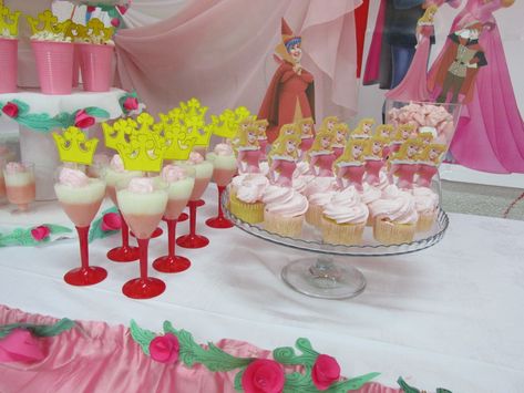 Sleeping Beauty birthday party decorations/ Sleeping Beauty Table decoration ideas /Kids party food ideas /Sleeping Beauty birthday party ideas/ Aurora party/Princess Aurora cake and food decor ideas. Sleeping Beauty Birthday Party Ideas, Beauty Birthday Party Ideas, Princess Aurora Cake, Kids Party Food Ideas, Sleeping Beauty Birthday, Aurora Party, Aurora Cake, Sleeping Beauty Birthday Party, Aurora Birthday