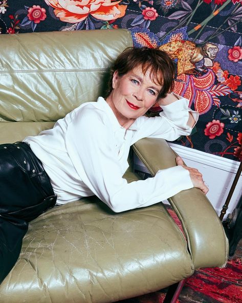 Celia Imrie, Film Icon, Pose Reference, Famous People, Actresses, Film, Tv, Fictional Characters, Beauty