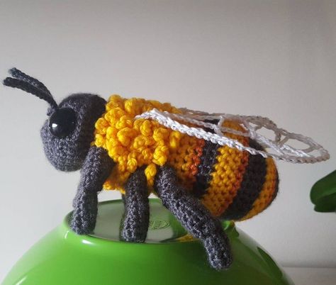 Crochet Car Accessories, Crochet Unique, Crochet Hack, Confection Au Crochet, Crochet Car, Crochet Bee, Fun Crochet Projects, Crochet Diy, Diy Crochet Projects