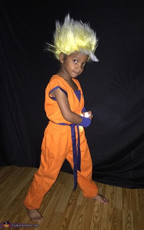 Halloween Casal, Goku Costume, 2015 Halloween Costumes, Dragon Ball Z Goku, Costume Works, Halloween Costume Contest, Fantasias Halloween, Costume Contest, Kids Costumes