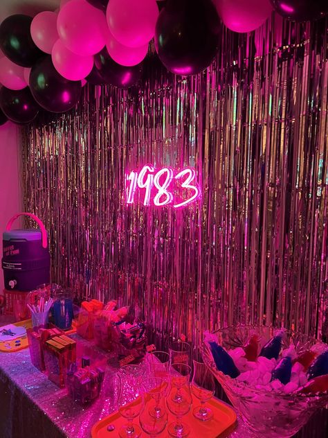 10 Epic Ideas for an 80s Theme Party - Brass Pine 80s Sweet 16 Party Ideas, Prom Theme Party, 90s Themed Party, Prom Party Ideas, Retro Theme Party, 80s Prom Party, 40th Birthday Themes, 80s Party Decorations, 80s Birthday Parties