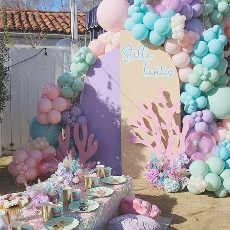 A birthday splash party fit for a mermaid princess! 🌊🧜‍♀️ Shoutout to @picnic_and_petal for this dreamy pastel under-the-sea picnic, making memories that sparkle forever. 💖 Thank you for sharing your creation!⁠ ✨ Use #cvlinens or tag us in your event posts for a chance to be featured!⁠ ⁠ #birthdayparty #underthesea #undertheseaparty #undertheseacake #partyplanner #partyplanning #eventdecor #mermaidtheme #kidsparty #balloongarland #balloonarch #picnic #picnicparty #picnicideas #picnictable ... Mermaid Picnic Birthday Party, Under The Sea Picnic Party, Under The Sea Arch, Birthday Splash Party, Under The Sea Luxury Party, Sea Picnic, Splash Party, Simple Wedding Decorations, Wedding Decorations On A Budget