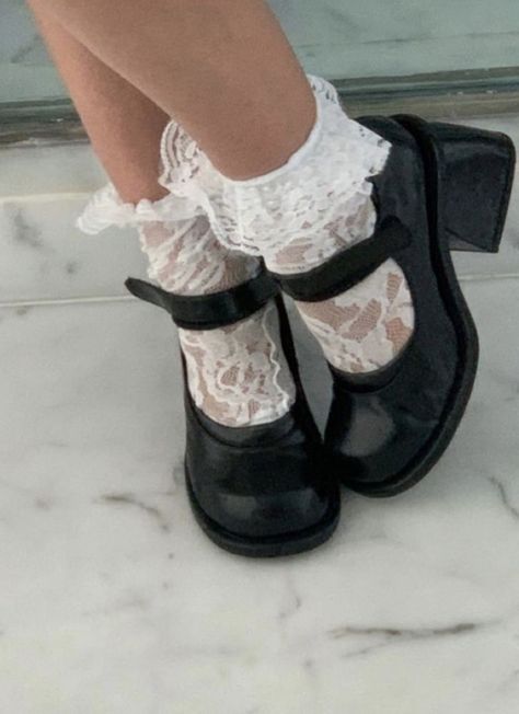 Lace Socks, Shoe Inspo, Aesthetic Shoes, Feminine Aesthetic, Pretty Shoes, Dream Shoes, Shoe Style, Aesthetic Outfits, Cute Shoes