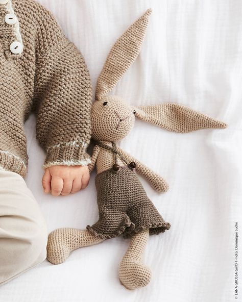 Creative Knitting, Diy Bebe, Diy Baby Gifts, Handmade Knitwear, Crochet Baby Toys, Haken Baby, Crochet Bunny, Knitted Dolls, Crochet Toys Patterns