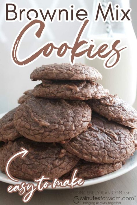 Brownie Mix Cookies are super quick to make and taste amazing. The whole family will love them. Brownie Mix Cookies, Cookie Brownie Recipe, Easy Christmas Cookie Recipes, Oreo Brownies, Dessert Simple, Cookies Easy, Delicious Brownies, Christmas Cookies Easy, Chip Cookie Recipe