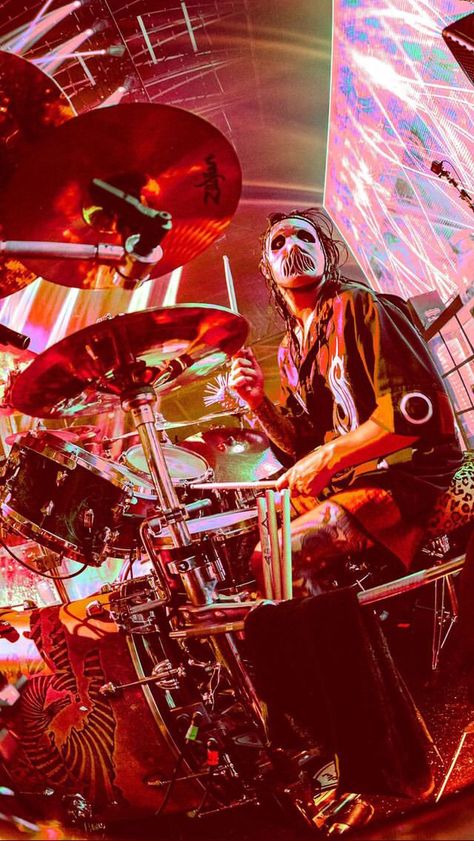 Slipknot drummer Slipknot Wallpapers Iphone, Slipknot Drummer, Slipknot Pfp, Slipknot Wallpapers, Metal Pfp, Jay Weinberg, Arte Heavy Metal, Slipknot Band, Silly Bands