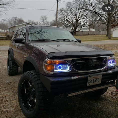 Lifted Ford Explorer, Ford Sport Trac, Retrofit Headlights, 2004 Ford Ranger, Ford Sport, Arte Cholo, Ford Explorer Xlt, Lifted Ford, Mercury Mountaineer