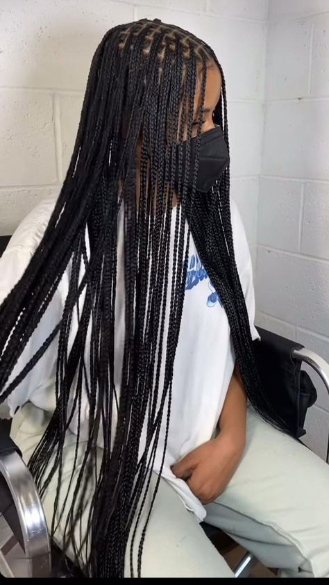 Gorgeous flowing knotless braids! in 2022 Cute Box Braids, Box Braids Hairstyles For Black Women, Braids Hairstyles Pictures, Braided Cornrow Hairstyles, Cute Box Braids Hairstyles, Protective Hairstyles Braids, Hair Twist Styles, Cool Braid Hairstyles, Mens Braids Hairstyles