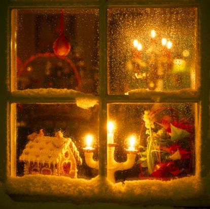 Christmas decorations through the window, at night Through A Window, Christmas Displays, Christmas Dreaming, Window Decorations, Christmas Window Decorations, Christmas Time Is Here, Christmas Feeling, Warm Christmas, Last Christmas