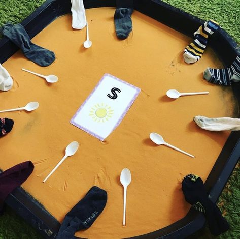 Phonics Tuff Tray Ideas Eyfs, Senses Eyfs, Phonics Eyfs, Sand Activities, Sand Ideas, Eyfs Phonics, Structured Play, Phase 1 Phonics, Phase 2 Phonics