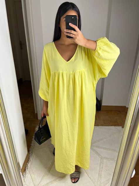 Kimono Outfits Summer, Outfit Jaune, Outfit Ete, Summer Kimono Outfit, Jeans Dress Outfit, Modest Christian Clothing, Kimono Outfits, Zara Style, Fashion Staples