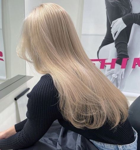 Blond Rose, Beige Hair, Light Blonde Hair, Vlasové Trendy, Blonde Hair Inspiration, Blonde Hair Looks, Long Blonde, Hair Dye Colors, Easy Hairstyles For Long Hair