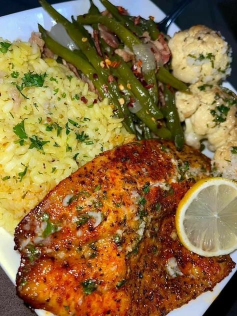 Pork Meal Ideas For Dinner, Soul Food Dinner Plates Fish, Black Ppl Food, Soul Food Meal Prep, Healthy Dinner Recipes Black People, Soulfood Dinner Ideas, Dinner Ideas Black Family, Soul Food Ideas, Black Meals