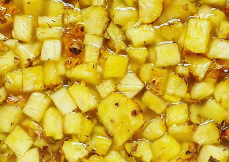 Pineapple Beer with a kick Recipe by JJ - Cookpad Pineapple Beer, Homemade Ginger Ale, Cooked Pineapple, Bakers Yeast, Homemade Liquor, Fermentation Recipes, Brewers Yeast, Bottle Diy, Foodie Crush