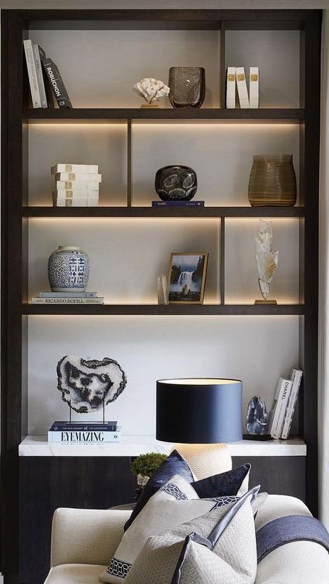 Lit Shelves, Rack Decoration, Library Shelf, Feature Wall Living Room, Shelf Decor Living Room, Shelf Rack, Home Library Design, Living Room Design Decor, Home Design Living Room