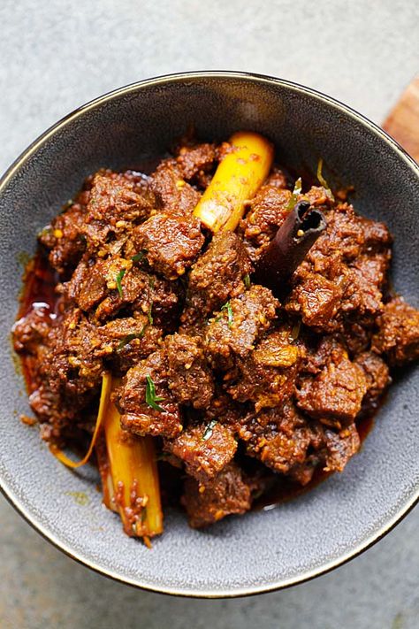 Rendang Recipe, Beef Rendang Recipe, Beef Spices, Beef Rendang, Malay Food, Malaysian Cuisine, Rasa Malaysia, Beef Curry, Slow Cook