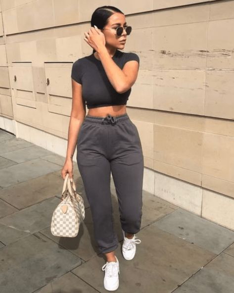 Minimal Stil, Birkenstock Outfit, Work From Home Outfit, Sweatpants Outfit, Lazy Outfits, Chill Outfits, Cute Comfy Outfits, Sporty Outfits, Swag Outfits