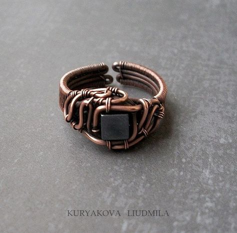 Copper Wire Rings, Male Ring, Wire Jewelry Rings, Wire Jewelery, Tila Beads, Wire Jewelry Making, Woven Ring, Wire Jewelry Designs, Wire Ring