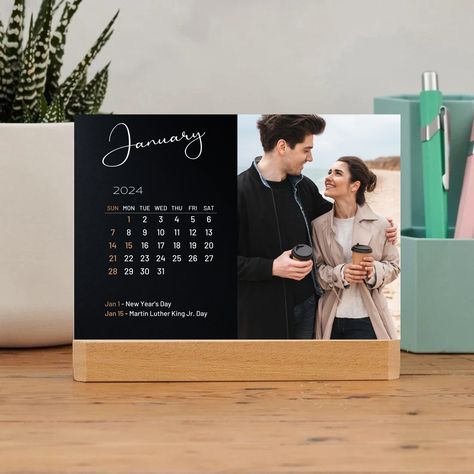 Modern Desk Calendar, Creative Desk Calendar, Modern Calendar Design, Printable Desk Calendar, Desk Calendar Design, Desk Calendar Template, Calendar Cover, Calendar With Holidays, Modern Calendar