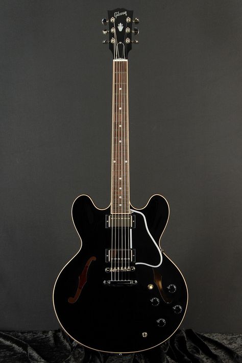 Gibson Es 335 Black, Gibson Es 335, Gibson Es, Joe Bonamassa, Archtop Guitar, Fender Guitar, Gibson Custom Shop, Play Guitar, Recorder Music