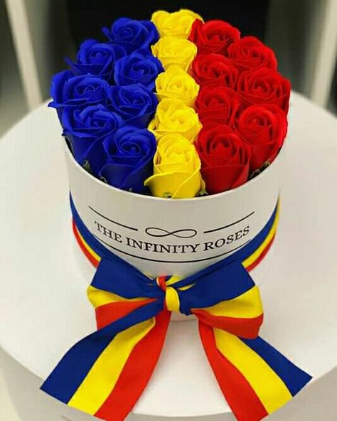 Tricolor Romania, Infinity Roses, The Infinity, Small Boxes, Tri Color, Red Yellow, Romania, Flowers Bouquet, Valentines Day