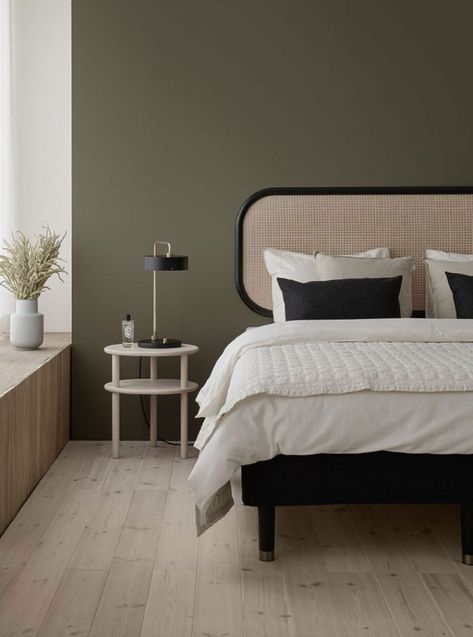 Green Wall Paint Colors, Bedrooms For Couples, Green Painted Walls, Japandi Bedroom, Beautiful Bedroom Designs, Trending Paint Colors, Bedroom Wall Colors, Design Del Prodotto, Green Interiors