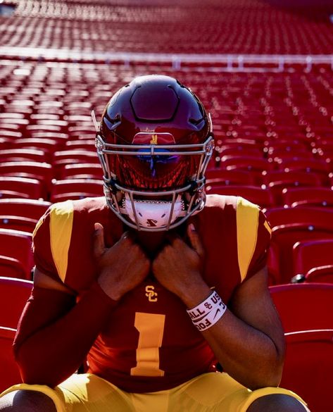 Players Wallpaper, Caleb Williams, Usc Trojans Football, Trojans Football, Usc Football, Usc Trojans, Football Pictures, Nfl, Football