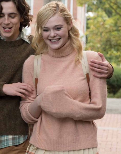 Rainy Day In New York, New York Sweater, Character Moodboard, Woolen Sweaters, The Best Outfits, Famous Movies, Elle Fanning, Genuine Leather Jackets, Light Summer