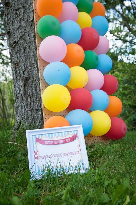 Balloon dart Carnival Birthday Party Game!  See more party planning ideas at CatchMyParty.com! Carnival Birthday Party Games, Diy Carnival Games, Backyard Carnival, Party Games For Adults, Balloon Games, Diy Carnival, Circus Carnival Party, Ballon Party, Circus Theme Party