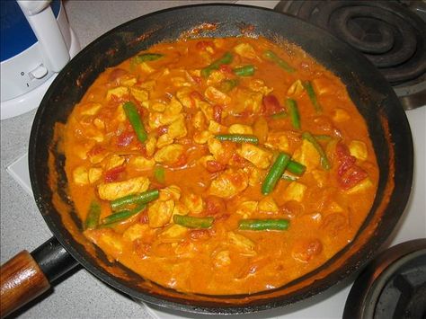 Bombay Chicken Curry Recipe Bombay Chicken, Bombay Chicken Salad, Dhaba Style Chicken Curry, Chicken Curry Bengali, Paleo Chicken Chili, Best Durban Chicken Curry, Paleo Chicken, Curry Chicken Recipes, Chicken Chili