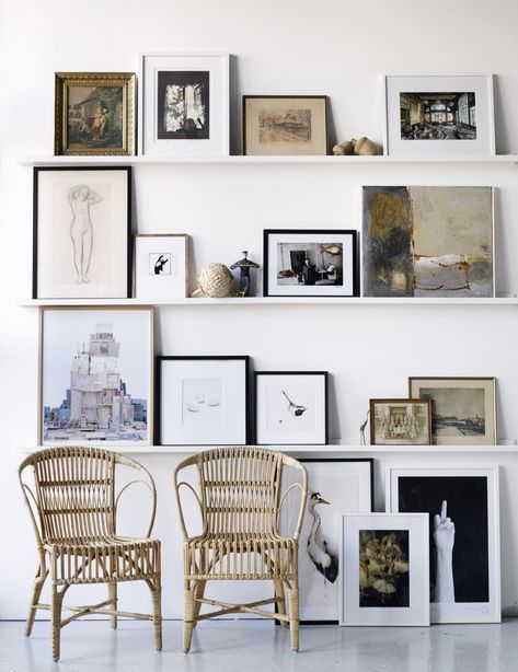 25 of the Best Gallery Walls to Get Your Creative Juices Flowing | Flytographer Art Ledge, Interior Design Minimalist, Flooring Trends, Mid Century Modern Interiors, Hall Decor, Photo Display, Artwork Display, Contemporary Home Decor, Decor Minimalist