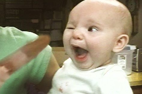 Baby Laughing Video, Funny Baby Faces, Eating Ice, Dancing Baby, Eating Ice Cream, Panda Funny, Baby Faces, Cute Funny Babies