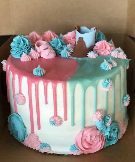 Gender reveal drip cake pink shoe blue boot Pink And Blue Birthday Cake, Half Pink Half Blue Cake, Gender Reveal Cake Rosettes, Pink And Blue Desserts Gender Reveal, Pink And Blue Cake Gender Reveal, Pink And Blue Candy Gender Reveal, Blue Birthday Cakes, Gender Reveal Cake, Blue Cakes