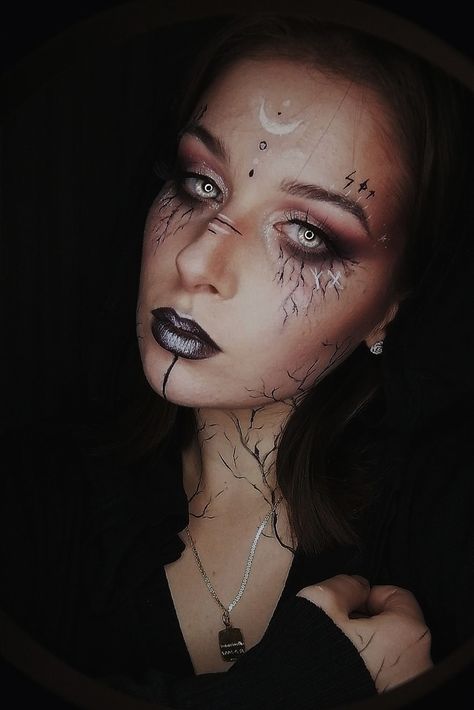 Dramatic Witch Makeup, Pirate Witch Makeup, Fantasy Witch Makeup, Evil Fairy Makeup Halloween, Dead Witch Makeup, Bad Witch Makeup, Dark Fairy Costume Makeup, Sorcerer Makeup, White Witch Makeup